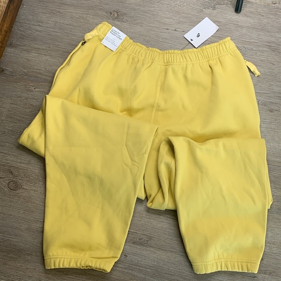 Nike Solo Swoosh Men’s Yellow Pants Loose Fit Straight Leg Reg Length Size L - Picture 10 of 14
